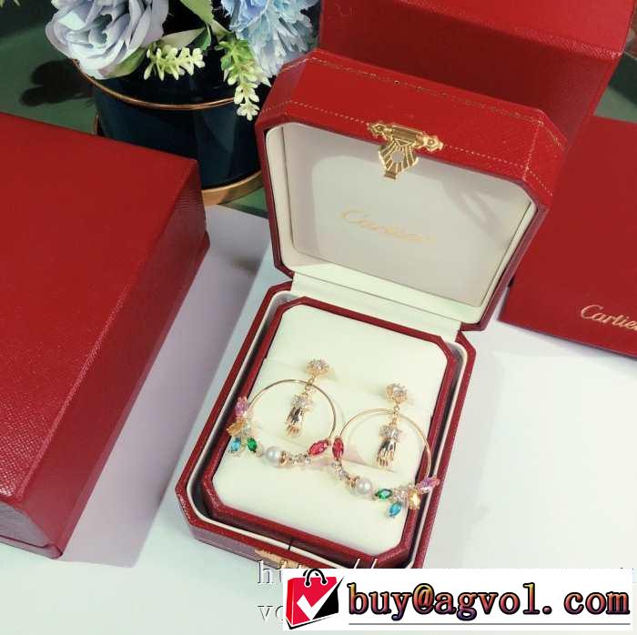 芸能人カルティエ ピアズ 新作 レディース30代の女性に人気CARTIER コピー アクセサリー 結婚式キレイめコーディネート