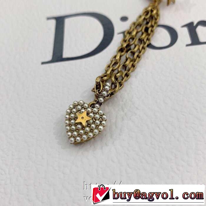 シンプルなファッション イヤリング  さらに魅力的  ディオール スタイルアップ DIOR