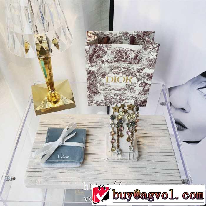 最先端のスタイル イヤリング  2020年春夏コレクション 注目度が上昇中 ディオール DIOR