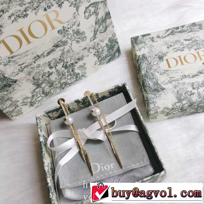 ディオール春夏コレクション新品  DIOR 大活躍する イヤリング 普段見ないデザインばかり