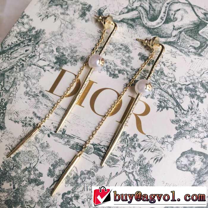 ディオール春夏コレクション新品  DIOR 大活躍する イヤリング 普段見ないデザインばかり