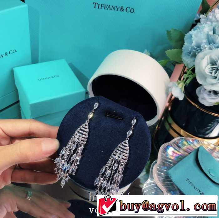 ティファニー 限定色がお目見え Tiffany&Co 新作が見逃せない イヤリング 一目惚れ級に
