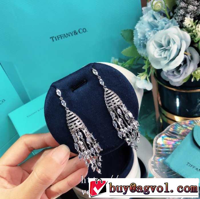 ティファニー 限定色がお目見え Tiffany&Co 新作が見逃せない イヤリング 一目惚れ級に