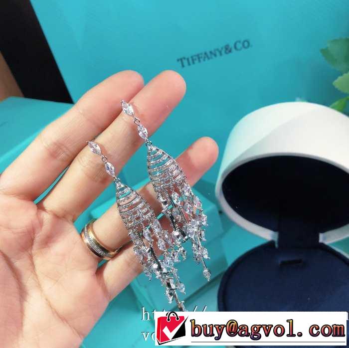 ティファニー 限定色がお目見え Tiffany&Co 新作が見逃せない イヤリング 一目惚れ級に