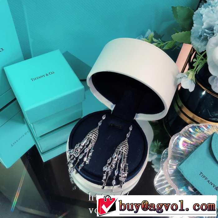 ティファニー 限定色がお目見え Tiffany&Co 新作が見逃せない イヤリング 一目惚れ級に