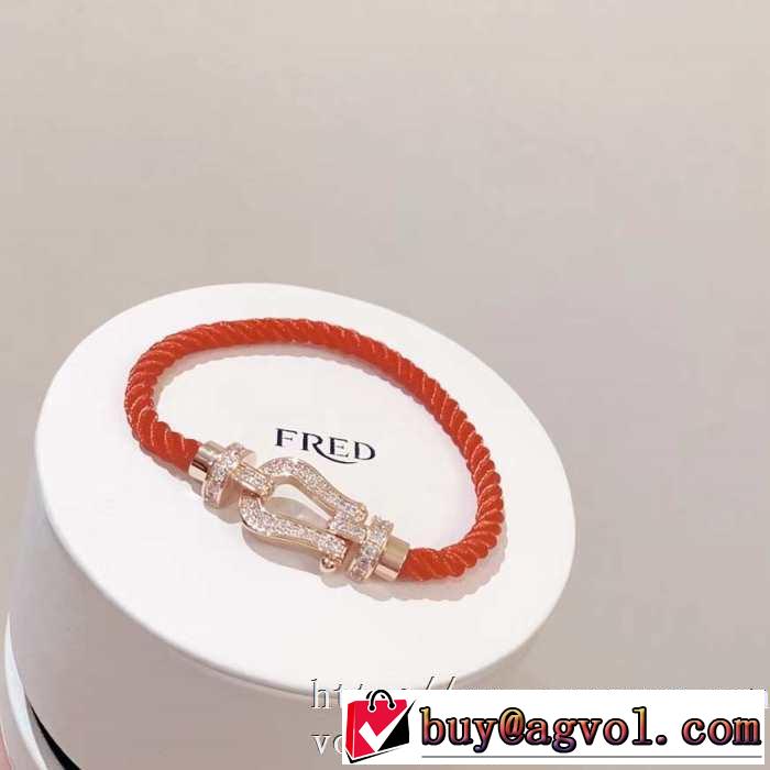 オススメのアイテムを見逃すな ブレスレット コーデの完成度を高める フェンディ FENDI