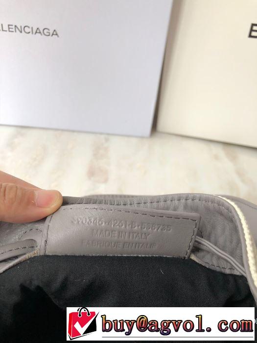 レディースバッグ 有名ブランドです バレンシアガ着こなしを楽しむ  BALENCIAGA 争奪戦必至