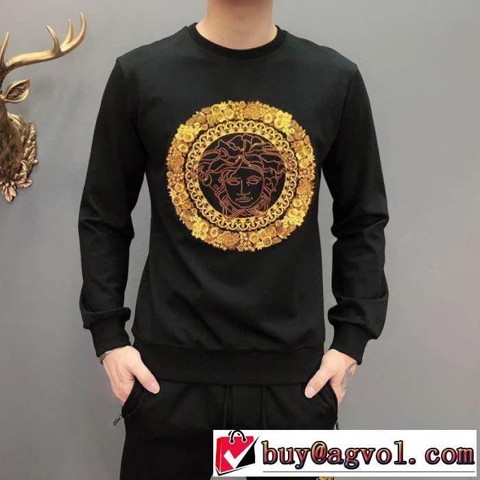 ヴェルサーチ 上下セット おしゃれなファッションコーデ 2019秋冬トレンド押さえておきたい VERSACE
