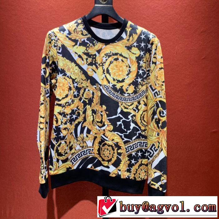 VERSACE 価値大の2019SS秋冬アイテム ヴェルサーチ  おしゃれ感度が高い秋冬トレンド プルオーバーパーカー