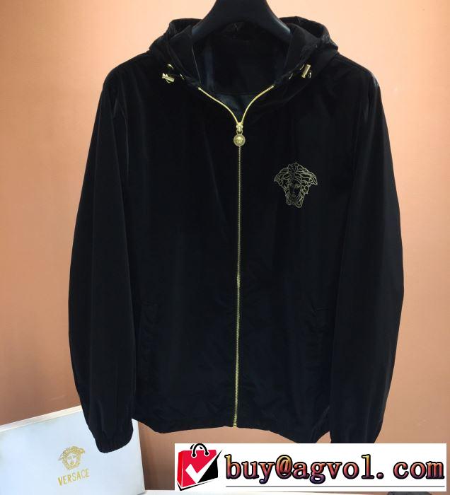 2020春新作VERSACE MEDUSA PRINT SWEATSHIRTヴェルサーチ 激安 ジップパーカーコーデ愛用者が多い定番大人の着こなし