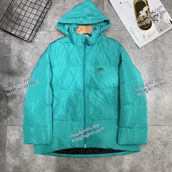 バレンシアガ BALENCIAGA 海外セレブ愛用 2020秋冬 ダウンジャケット バレンシアガスーパーコピー 海外セレブ愛用