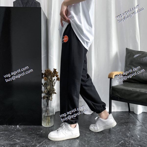 2020秋冬 バレンシアガ BALENCIAGA ブランドスーパーコピー 人気激売れ スエットパンツ BALENCIAGA デザイン性の高い