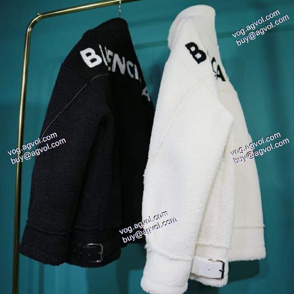 バレンシアガ BALENCIAGA 2020秋冬 一味違うケーブル編みが魅力満点 ウールコート 2色可選 バレンシアガブランド 偽物 通販