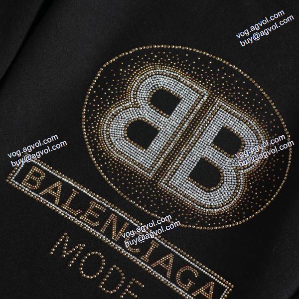 バレンシアガコピーブランド 2020秋冬 お買い得品 バレンシアガ BALENCIAGA プルオーバーパーカー 2色可選