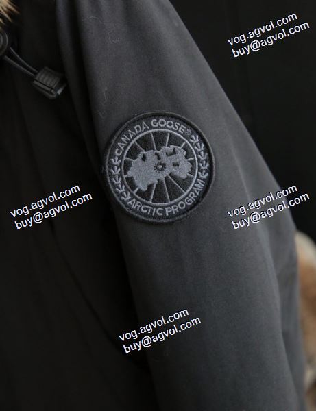 お買い得品 カナダグース Canada Goose メンズ ダウンジャケット 2020秋冬 ラクーンファー付きダウンコート CANADA GOOSEコピーブランド 2色可選