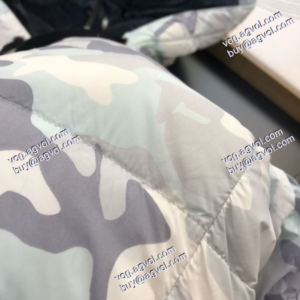 2020秋冬 極上の着心地 カナダグース Canada Goose 白迷彩ダウンジャケット プレミアムダウンコート CANADA GOOSEコピー ブランド
