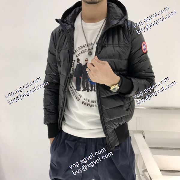 人気激売れ 2020秋冬 Canada Goose カナダグースコピーダウンジャケット 軽くて暖かい