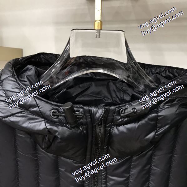 人気激売れ 2020秋冬 Canada Goose カナダグースコピーダウンジャケット 軽くて暖かい