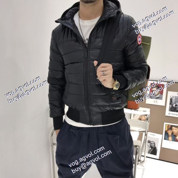 人気激売れ 2020秋冬 Canada Goose カナダグースコピーダウンジャケット 軽くて暖かい