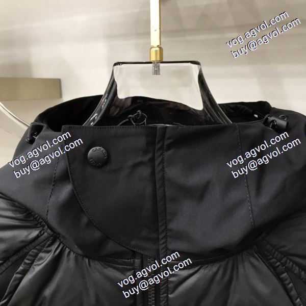 2020秋冬 値下げ！ カナダグース Canada Goose 軽量ダウン 撥水加工の施された カナダグースコピー