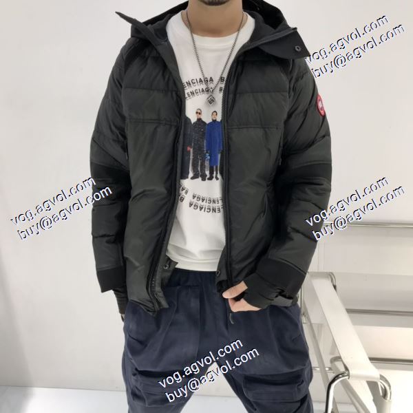 2020秋冬 値下げ！ カナダグース Canada Goose 軽量ダウン 撥水加工の施された カナダグースコピー