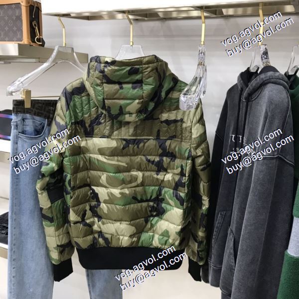 2020秋冬 美品！カナダグース Canada Goose ブランドコピー 軽量ダウン 身体を保温できる