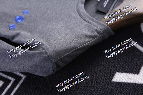  2020AW ルイ ヴィトンコピー 長袖 /ロングTシャツ 高級感ある LOUIS VUITTONコピー 3色可選  個性的なデザ