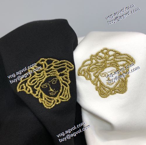  落ち着いた感覚 2色可選 ヴェルサーチコピー 長袖 /ロングTシャツ 着心地抜群  2020AW VERSACEコピー激安  
