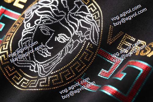  セール中 2色可選  長袖 /ロングTシャツ 長く愛用できる  2020AW VERSACEコピー激安 ヴェルサーチコピー