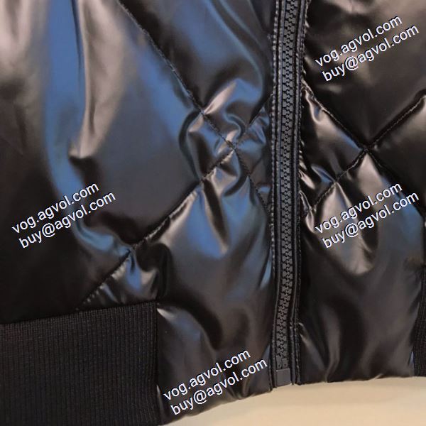 2020秋冬 上品な輝きを放つ形 2色可選 保温性を発揮する ダウンジャケット Off-White オフホワイトスーパーコピー