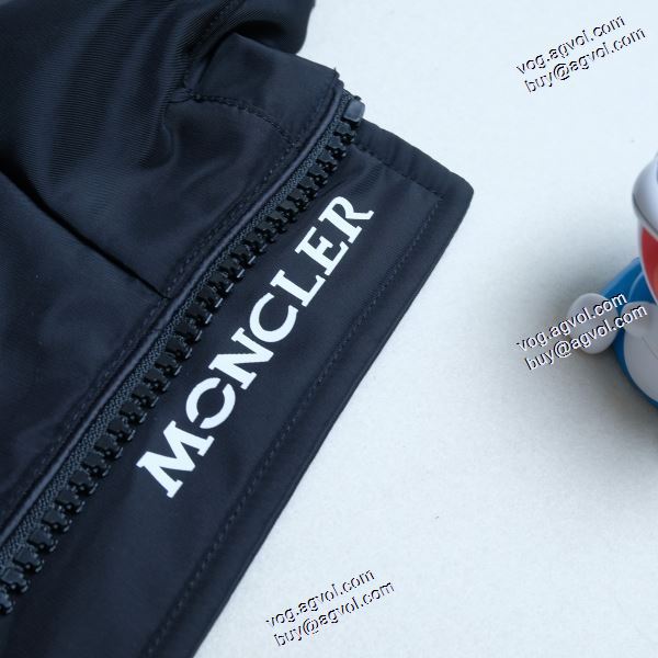 耐久性のある  2020AW ダウンジャケット メンズ 何にでも合わせ易く格好良く決まる MONCLERブランド 偽物 通販
