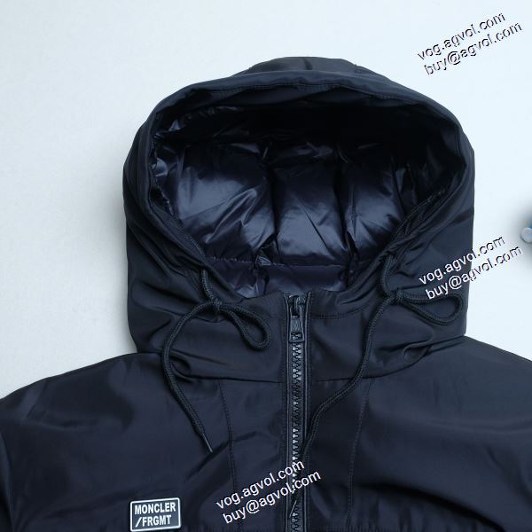 耐久性のある  2020AW ダウンジャケット メンズ 何にでも合わせ易く格好良く決まる MONCLERブランド 偽物 通販
