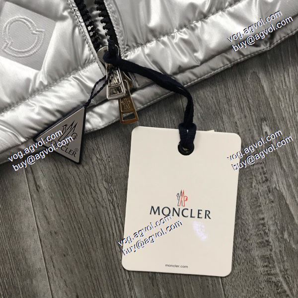 保温効果は抜群 2020秋冬 ダウンジャケット モンクレール MONCLERブランドコピー 2色可選 着心地抜群