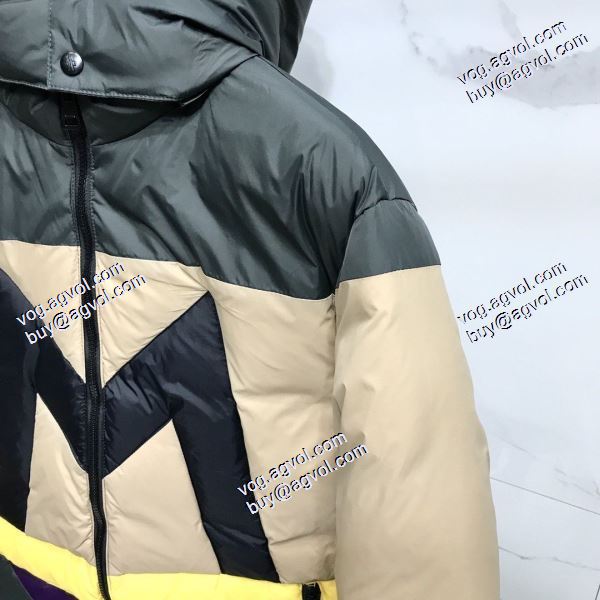 超目玉 2020秋冬 ダウンジャケット 厳しい寒さに耐える モンクレール MONCLERブランド 偽物 通販