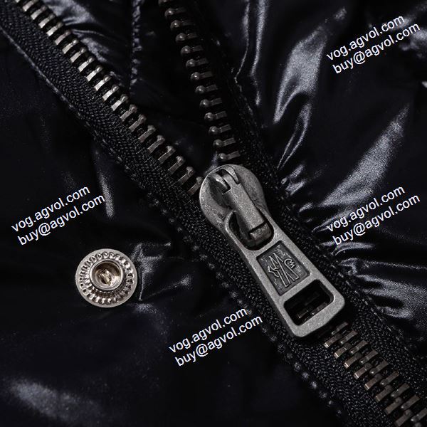 2020秋冬 ダウンジャケット 保温効果は抜群 モンクレール MONCLERコピーブランド 人気商品登場 