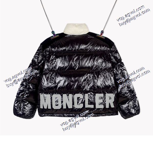 上品な輝きを放つ形 2020秋冬 ダウンジャケット 身体を保温できる モンクレール MONCLERブランドスーパーコピー