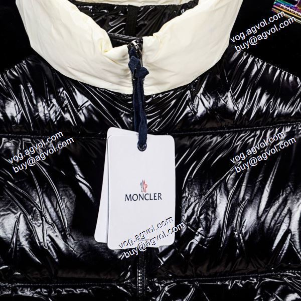 上品な輝きを放つ形 2020秋冬 ダウンジャケット 身体を保温できる モンクレール MONCLERブランドスーパーコピー