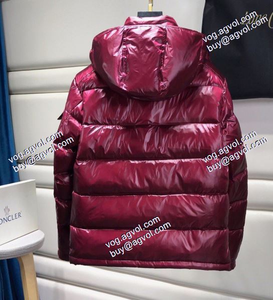 お洒落に魅せる 2020秋冬 寒い季節にピッタリの一枚 ダウンジャケット モンクレール MONCLER偽物ブランド