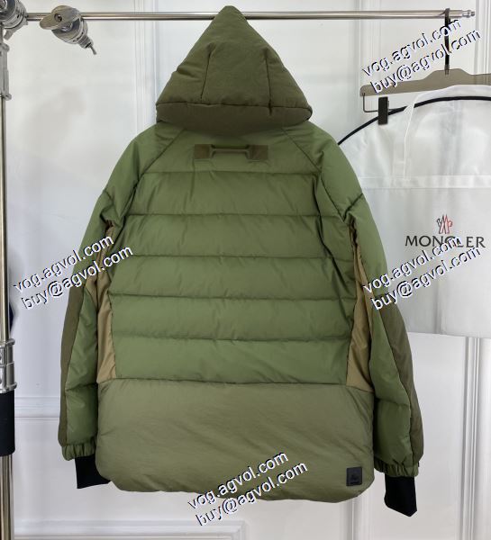 ダウンジャケット MONCLER モンクレール ブランドスーパーコピー 大絶賛の履き心地! 2020秋冬 厳しい寒さに耐える