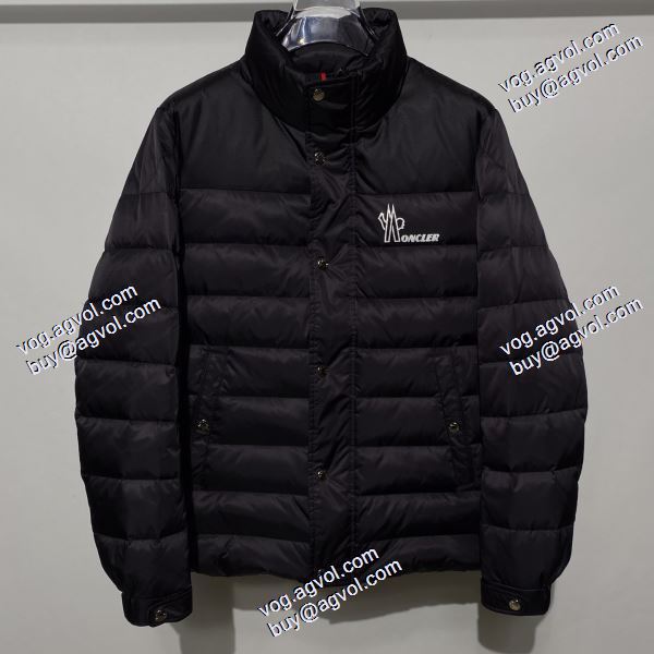 一味違うケーブル編みが魅力満点 モンクレール MONCLER 2020秋冬 高レベルの保温性 モンクレールブランドスーパーコピー ダウンジャケット