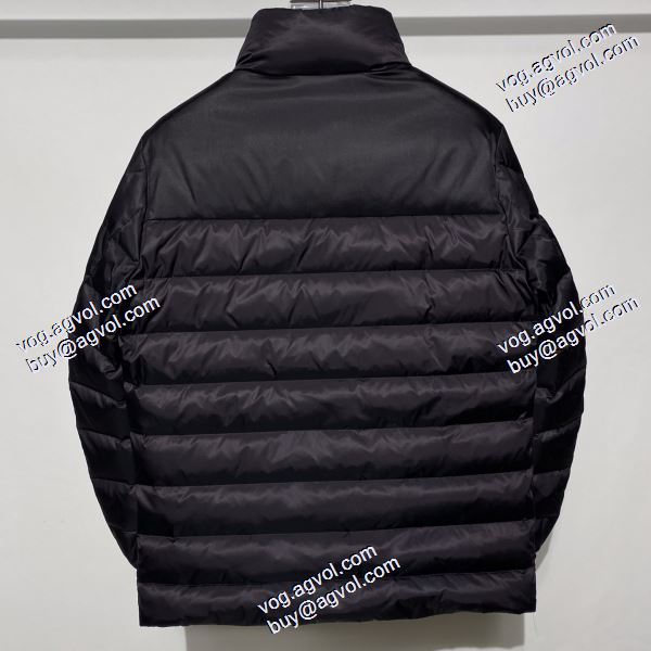 一味違うケーブル編みが魅力満点 モンクレール MONCLER 2020秋冬 高レベルの保温性 モンクレールブランドスーパーコピー ダウンジャケット