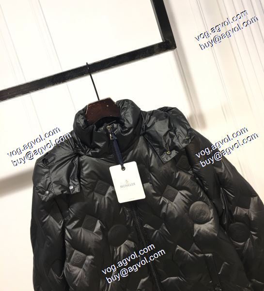 2020 ダウンジャケット 保温性が抜群です 2色可選 耐久性に優れ モンクレール MONCLERブランド コピー