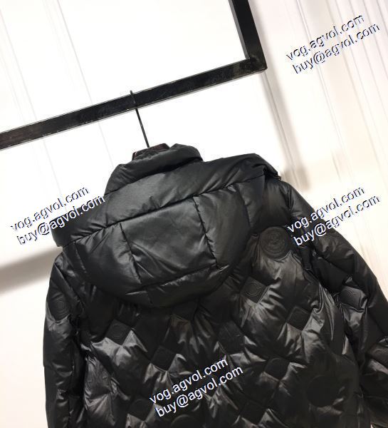 2020 ダウンジャケット 保温性が抜群です 2色可選 耐久性に優れ モンクレール MONCLERブランド コピー
