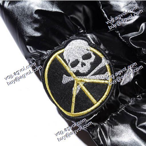 撥水加工の施された モンクレール MONCLER 絶大な人気を誇る 2020秋冬 ダウンジャケット モンクレールコピー ブランド