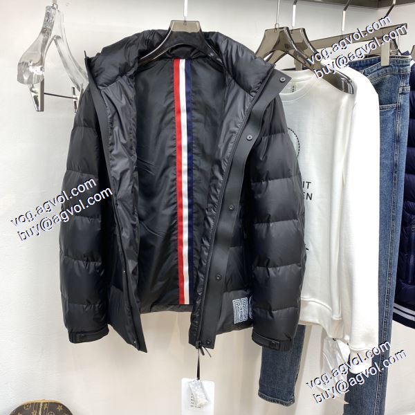 MONCLERブランド コピー 大人キレイに仕立てる 秋冬 ダウンジャケット 防風性にも優れた
