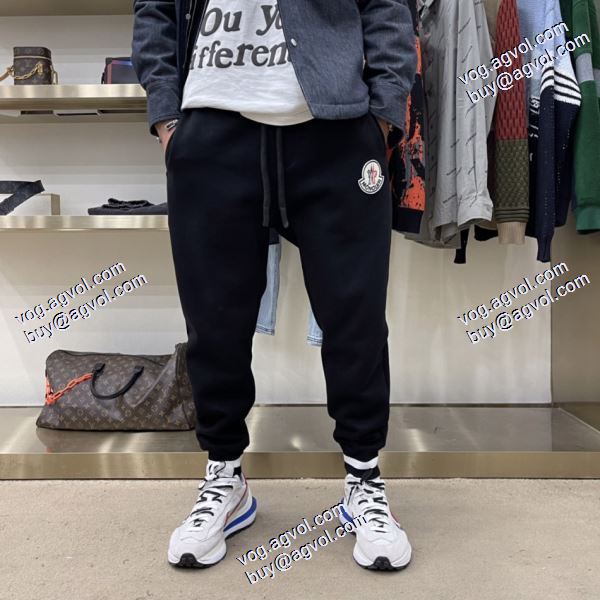 モンクレール偽物ブランド 肌触りのいい モンクレール MONCLER 2020秋冬 スエットパンツ 快適感が抜群です