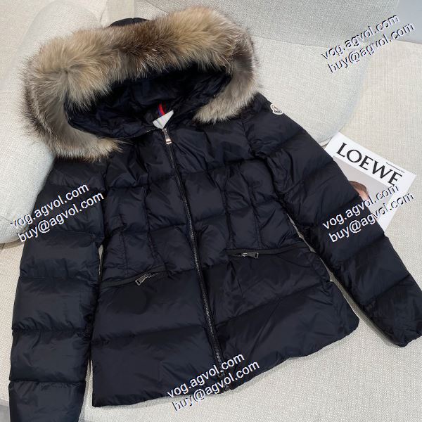 MONCLER モンクレール 主役になる存在感 モンクレールブランドコピー 2020秋冬 レディース 修身短款特大キツネ毛 ダウンジャケット 2色可選