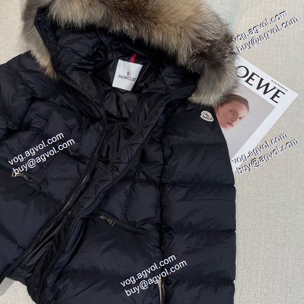 MONCLER モンクレール 主役になる存在感 モンクレールブランドコピー 2020秋冬 レディース 修身短款特大キツネ毛 ダウンジャケット 2色可選