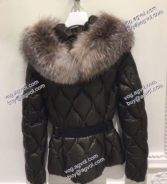 2020秋冬 海外セレブ定番愛用 MONCLERブランド 偽物 通販 MONCLER CAUVERY レディース ダウンジャケット