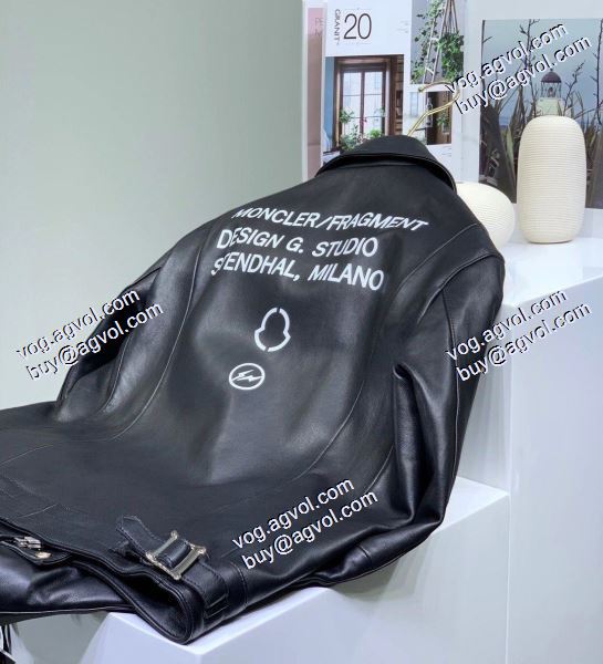 フェイクファー製のコート 2020秋冬 モンクレール MONCLERブランドコピー 極上の着心地